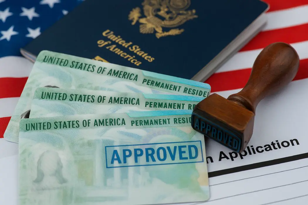 Illustration of US citizenship benefits and rights